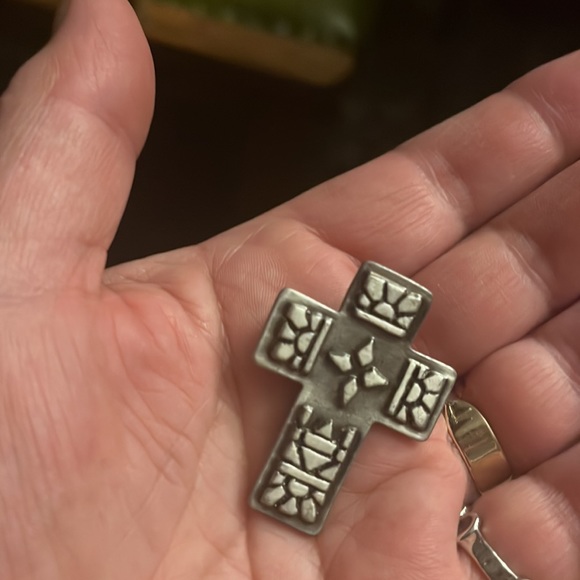 Vintage  70’s silver cross pin. Heavy in weight - Picture 4 of 4